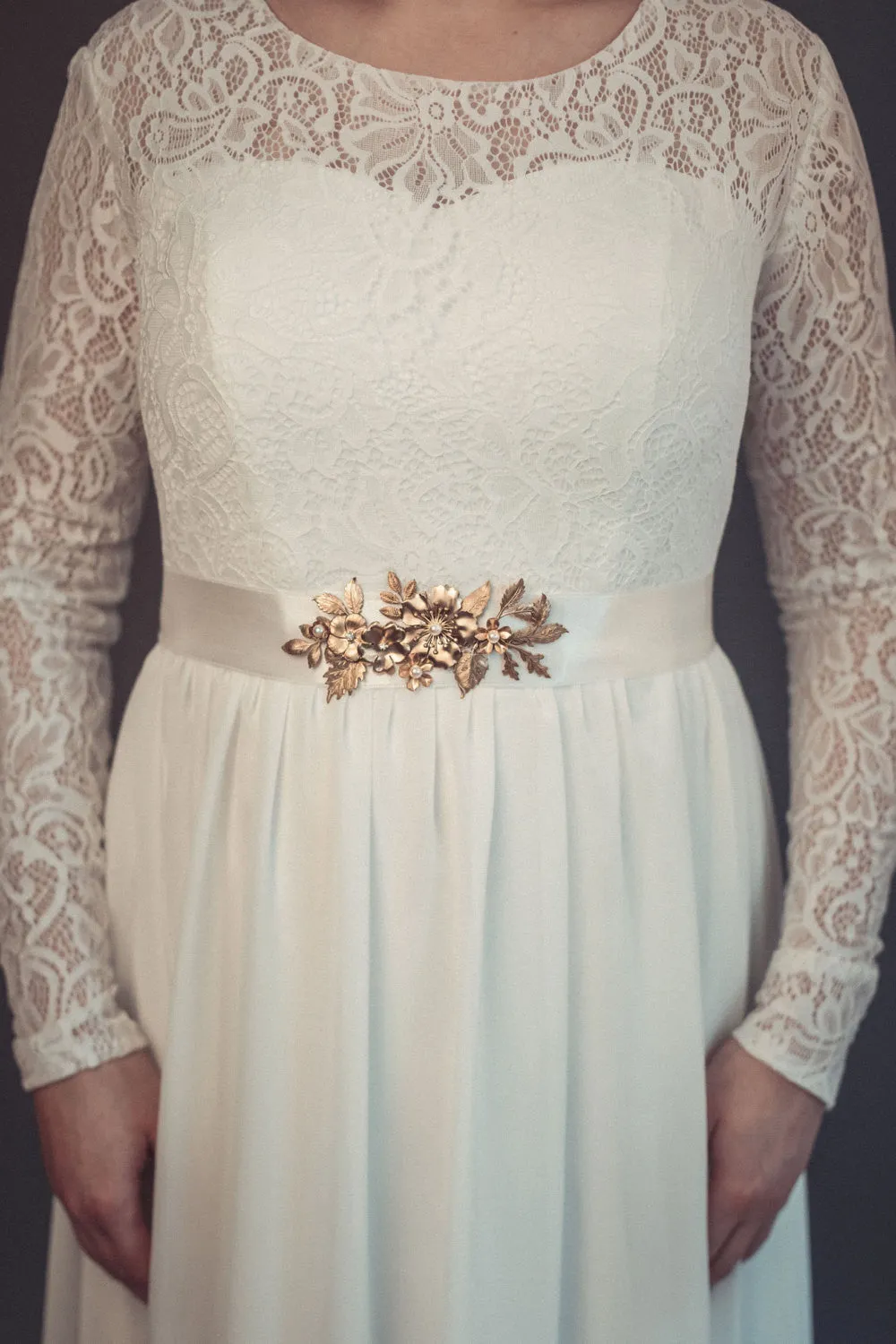 Bridal sash with gold metal flowers and leaves - EURHYMIA