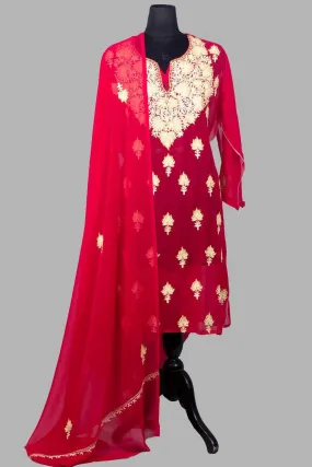 Dark Pink  Colour Aari Work Kurti With Golden Thread Embroidery Along With Embroidered Dupatta