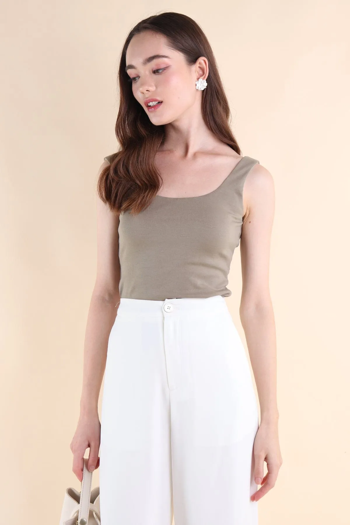 DARLYN U-PADDED TOP IN OLIVE