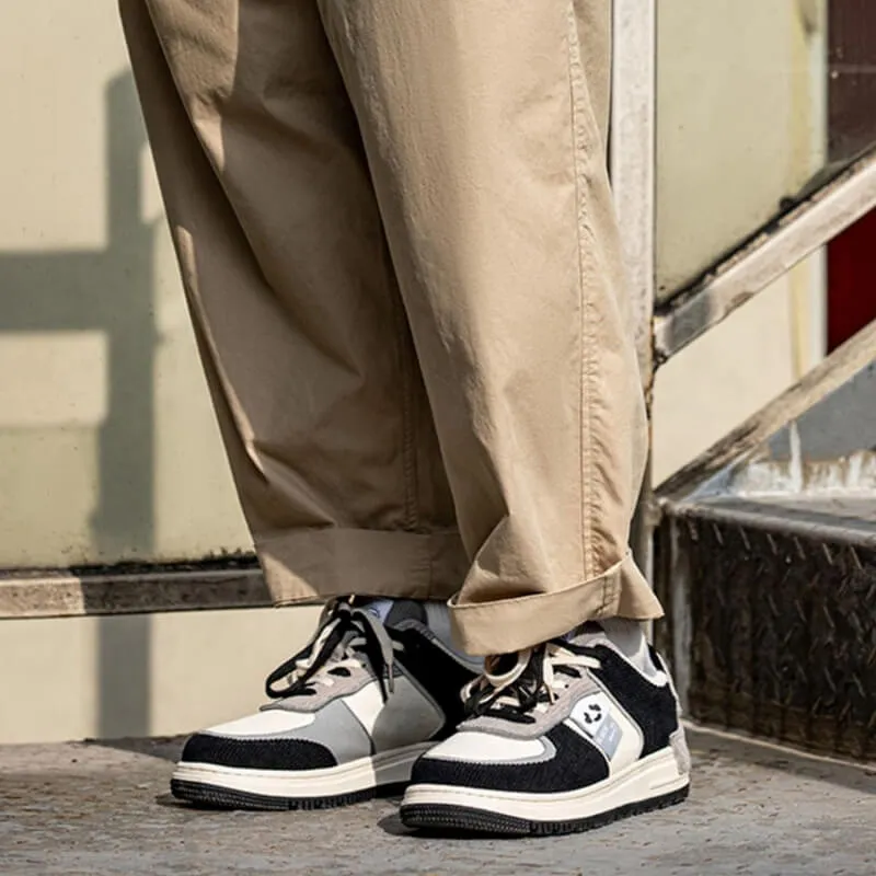 Low top black and white Panda Retro Sneakers