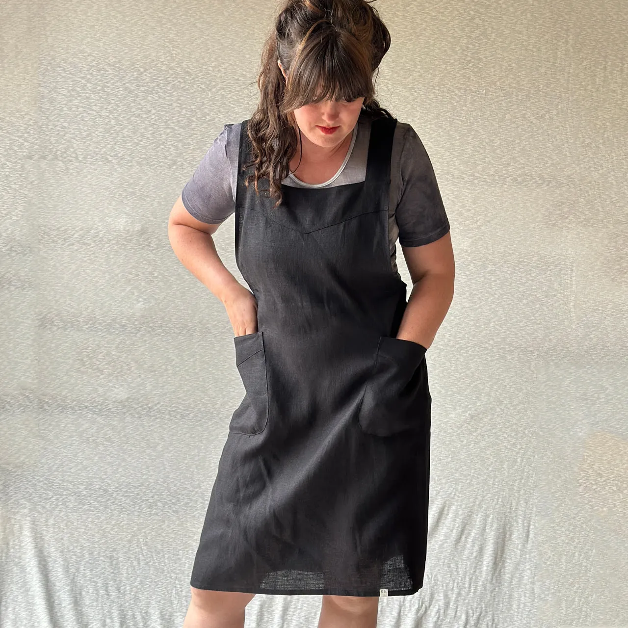 Mamiko Linen Apron Dress - Coal Black (Women)