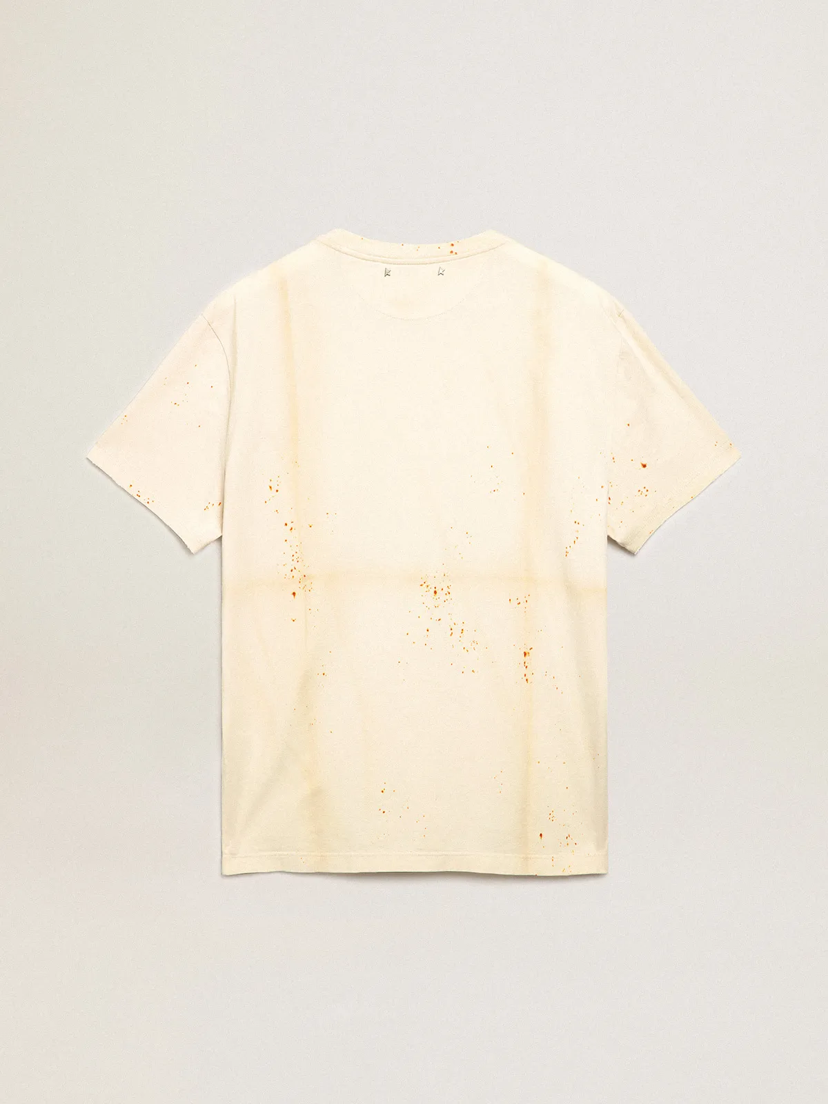 Men's bone white T-shirt with lettering and distressed details