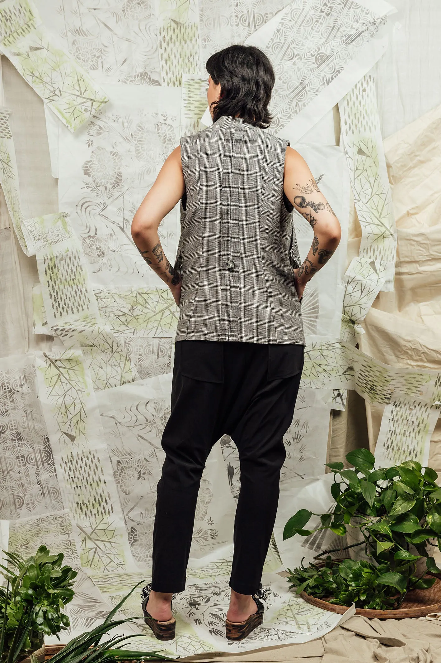 SL24 FIYAN APRON TIE VEST - RIVERSTONE CHECK