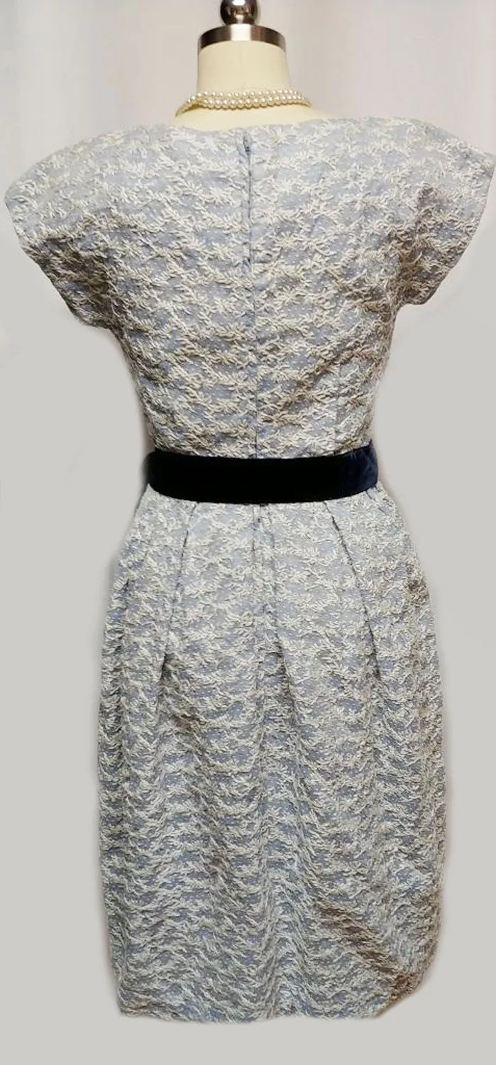 *VINTAGE BLUE WITH WHITE EMBROIDEREY BELL SKIRT DRESS WITH METAL ZIPPER